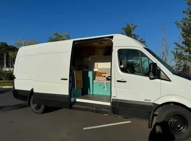 Mercedes Sprinter 2011 2500 (170") - van aménagé in RVs & Motorhomes in City of Montréal - Image 8
