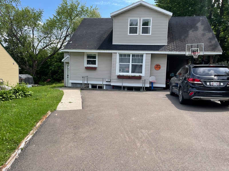 Newly Renovated 2 Bed + 1 Bath apartment for rent beside UNB/STU Long