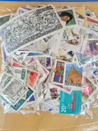 Approximately 600 used/unused Poland Postage Stamps