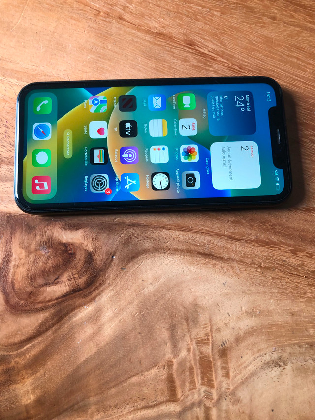 iPhone XR dans Appareils électroniques  à Longueuil/Rive Sud - Image 3