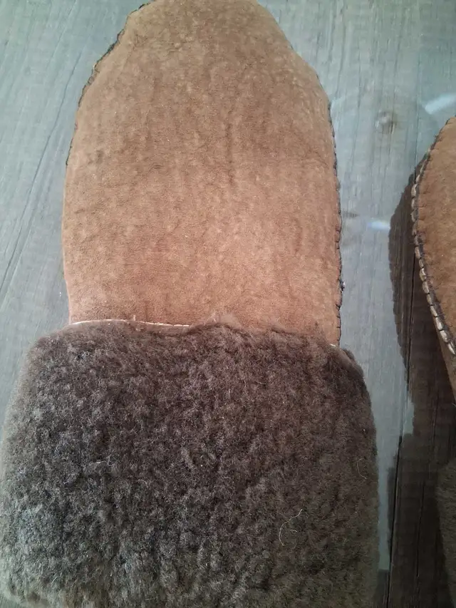 Recycled suede and fur mittens in Other in Winnipeg - Image 5