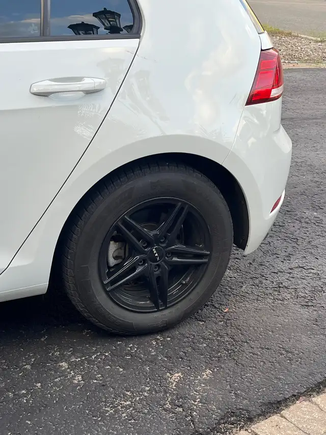 Pneus 4saisons et mags noir RTX POUR Golf 600$ in Tires & Rims in Laval / North Shore - Image 2