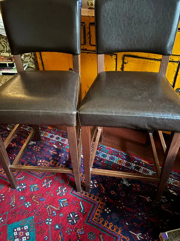 Pier 1 Counter Stools set of 2 in Chairs & Recliners in City of Toronto - Image 3