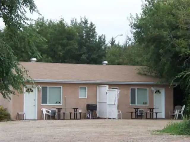 For Rent-   Cabin Rentals in Regina Beach, Sk in Saskatchewan in Canada - Image 2
