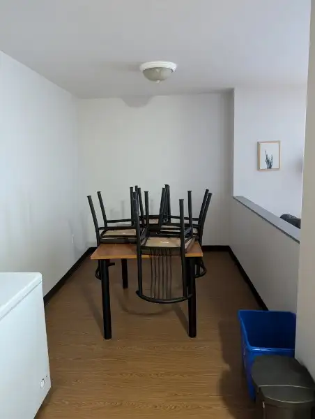 Chambre pour étudiant dans un grand 6 1/2 - Janvier 2027 in Room Rentals & Roommates in Sherbrooke - Image 5