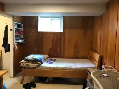 A furnished bedroom in a clean house for rent, all included. Looking for a single professional or st...