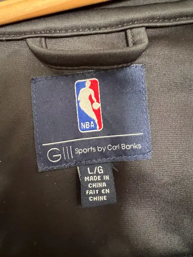 Toronto Raptors jacket L in Men's in City of Toronto - Image 5