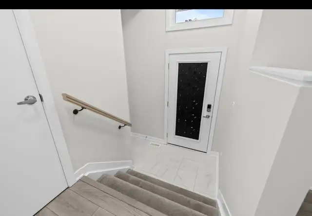 Beautiful Rooms for Rent in Barrhaven , Utilities Included in Room Rentals & Roommates in Ottawa - Image 4