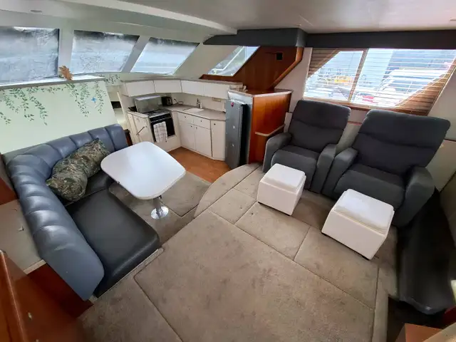 1996 Silverton 372 Motor Yacht in Powerboats & Motorboats in Trenton - Image 17