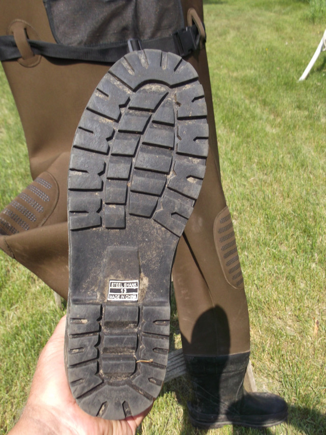OUTBOUND NEOPRENE CHEST WADERS in Fishing, Camping & Outdoors in Moose Jaw - Image 4