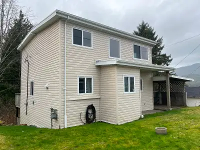 Unfurnished 4 bedroom 1 bathroom house in rushbrook area. Recently renovated with new paint and floo...