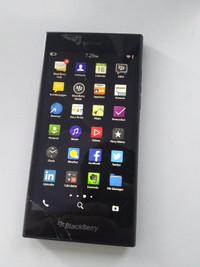 Blackberry Leap cracked screen, only for parts
