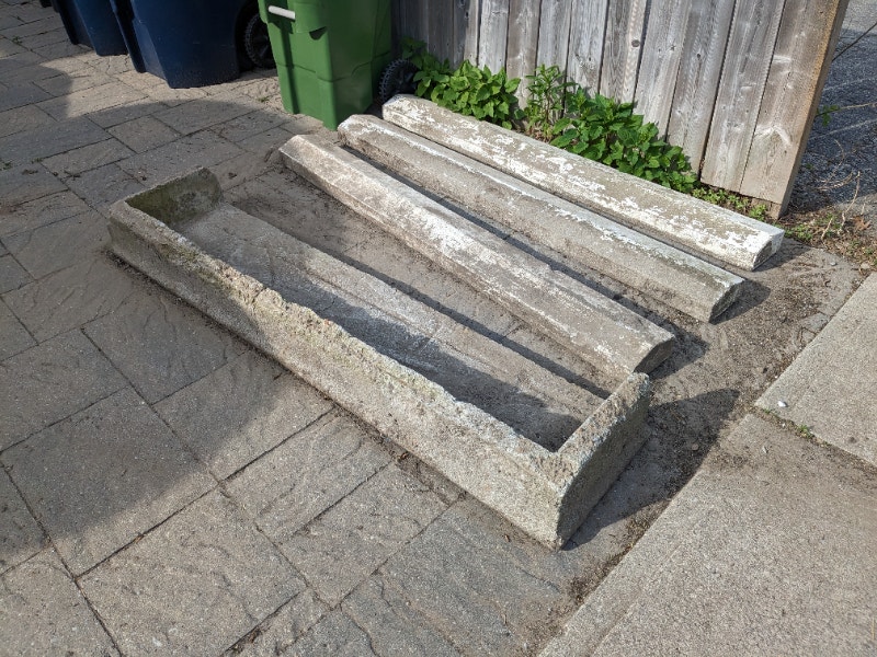 FREE! Decorative cement garden edge, and cement step Outdoor Décor