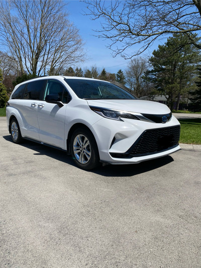 2023 Toyota Sienna XSE AWD Hybrid 