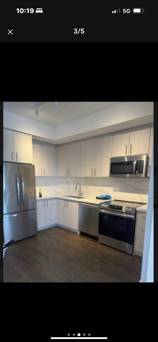 A private newly decorated room for rent in Long Term Rentals in City of Toronto - Image 6