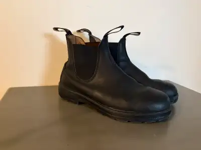 Gently used size 8.