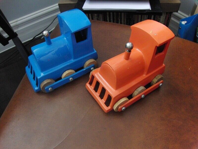 2 Kids Metal Train Props for Bedroom in Toys in Oshawa / Durham Region - Image 3