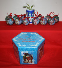 New 12 Ornaments With It's box, $5.00