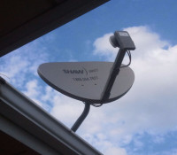 SHAW DIRECT Satellite Dish & HD LNB (Complete)