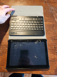 Amazon Fire 8" Tablet - With case and bluetooth keyboard 