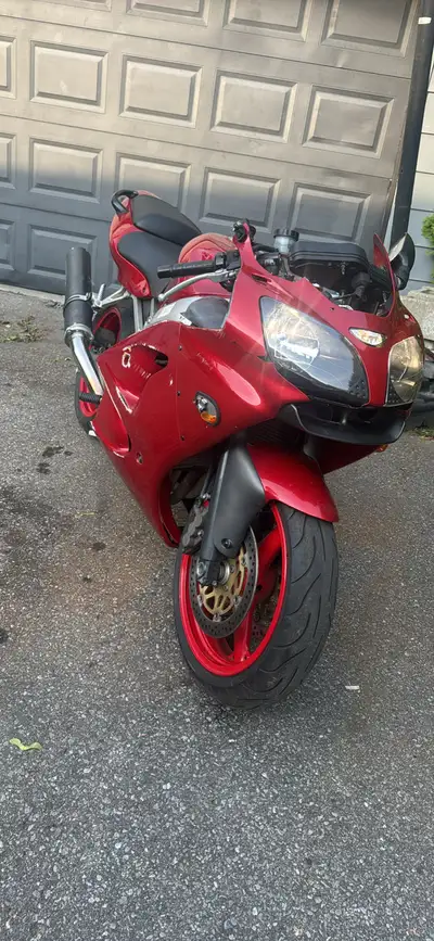 2000 Zx6r Bike was dropped by previous own km are unknown Bought the dash from a different bike and...
