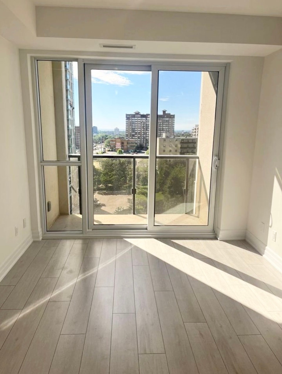 Beautiful 1 Bedroom + Large Den 2