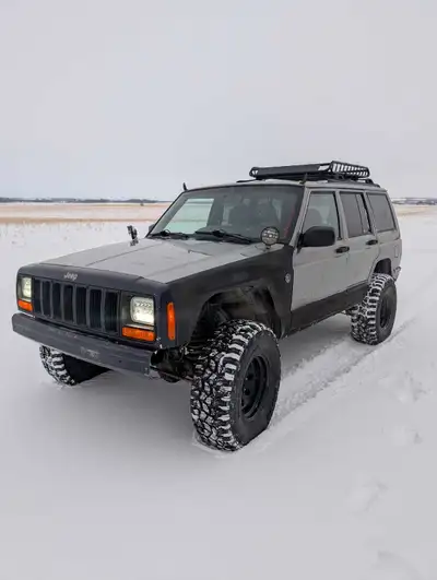 Looking to trade or sell my xj needed some love when I got her. Last couple months I've done rear uj...