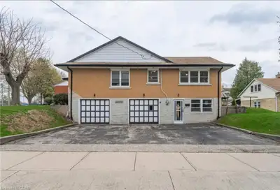 Beautiful, spacious detached home in Waterloo