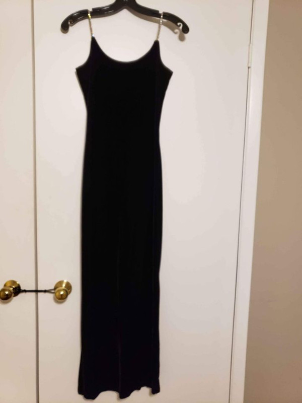 Black Velvet Stretchy Full Length Dress w Rhinestone Straps Sz 6 in Women's - Dresses & Skirts in Oshawa / Durham Region