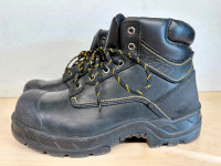 Dakota 6 inch 877 Work boots. Size 10.5