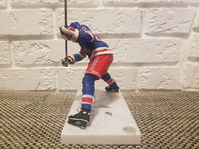 Jaromir Jagr Autographed Mcfarlane Figure in Arts & Collectibles in Kingston - Image 4