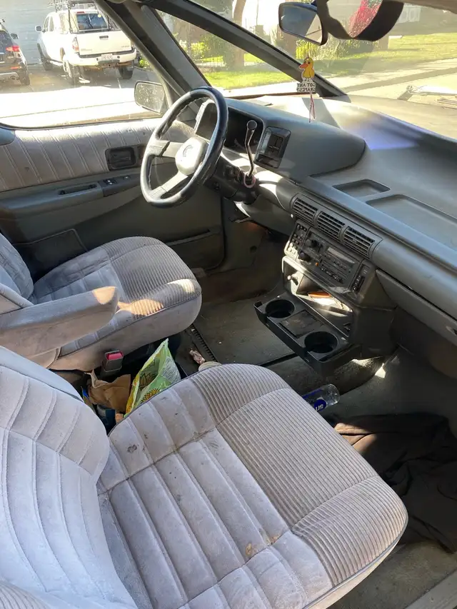 1990 Lumina Van571064720084838404