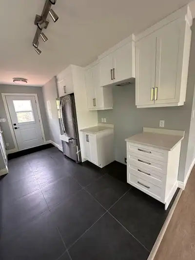 2-Bedroom Apartment – $2,600/month + Hydro