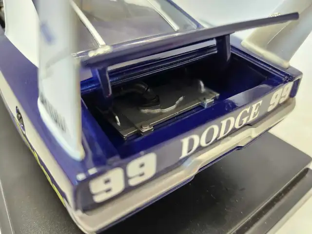 1969 Dodge Charger Daytona Nascar Mopar Hemi 1:18 Diecast Rare in Arts & Collectibles in Kawartha Lakes - Image 8