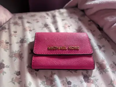 PINK MICHAEL KORS CHANGE PURSE , View more