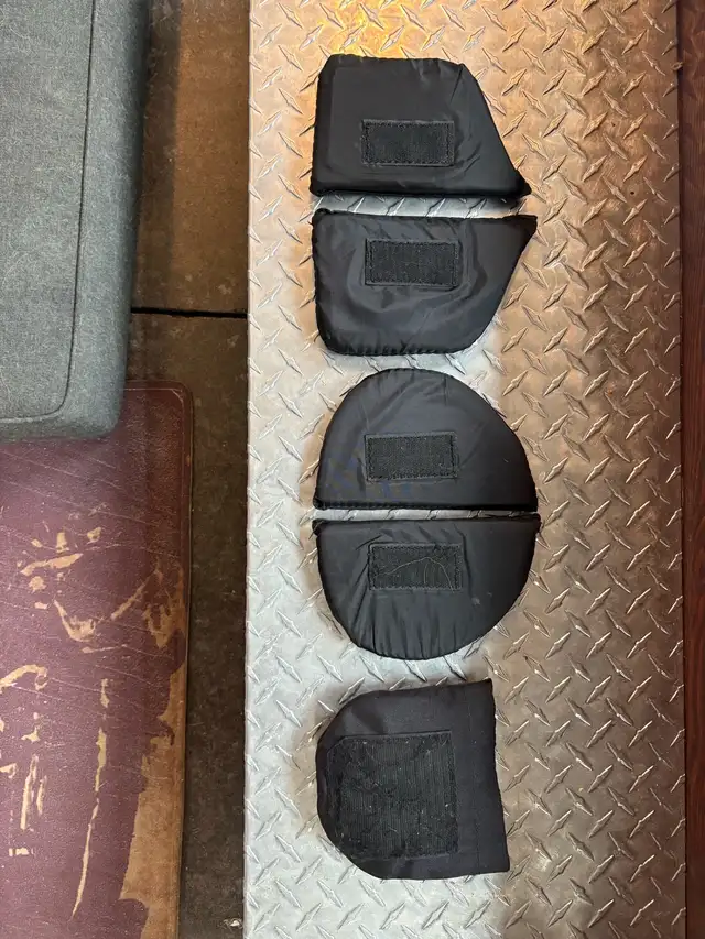 Hockey pants, shin pads, jocks in Hockey in Lethbridge - Image 10