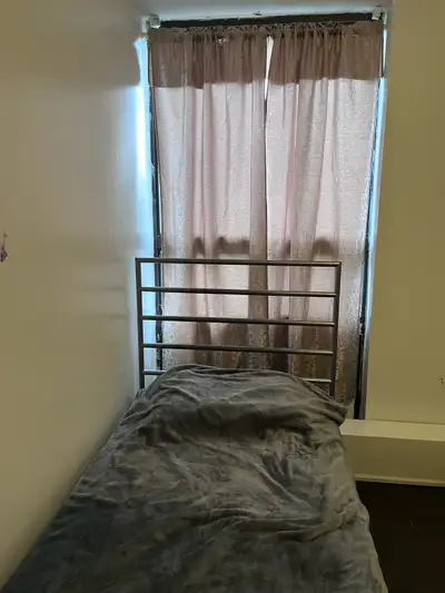 I am offering a cozy, furnished single room and wash room available for rent, providing a comfortabl...