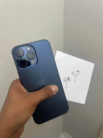 iPhone 15 Pro Max 256gb read description **AirPods + Delivery**, View more