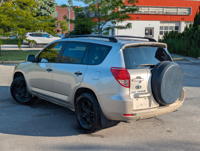 2006 TOYOTA RAV4 in Cars & Trucks in City of Toronto - Image 2