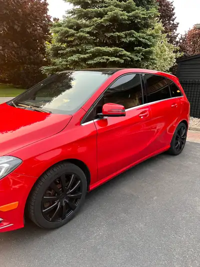 Looking to part ways with a great well looked after 2013 Mercedes-Benz B200, a stylish and efficient...