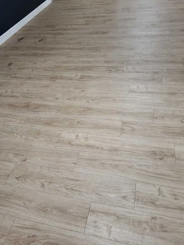 Flooring Installer65625972780035122