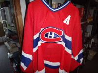 Tom Johnson Montreal Canadiens signed CCM Hockey jersey # 10 COA
