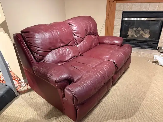 Loveseat and Recliner Chair Set in Couches & Futons in Edmonton - Image 3