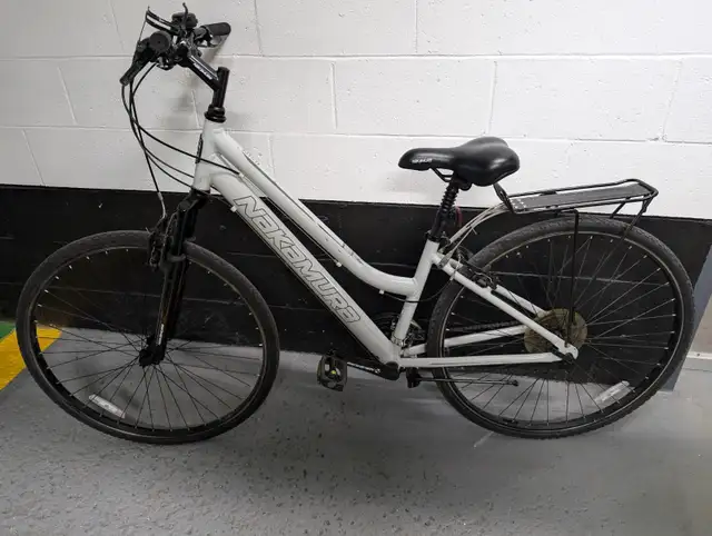 Women’s Nakamura hybrid bike in Cruiser, Commuter & Hybrid in West Island - Image 2