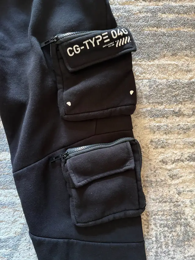 Fabric of the Universe "CG-TYPE 04G" Techwear Cargo Joggers in Men's in City of Montréal - Image 5