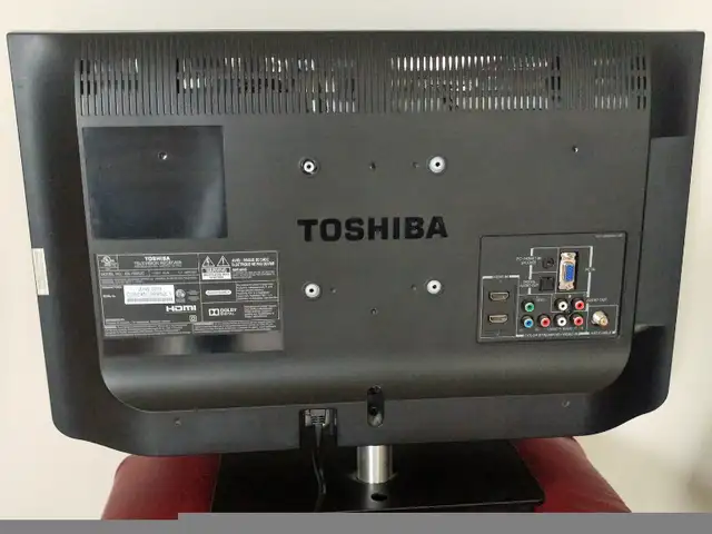 Téléviseur (TV) Toshiba 23 pouces (58.4 cm). TV LED ultra mince in TVs in Trois-Rivières - Image 4