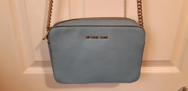 MICHAEL KORS Crossbody Bag in Women's - Bags & Wallets in Hamilton - Image 3