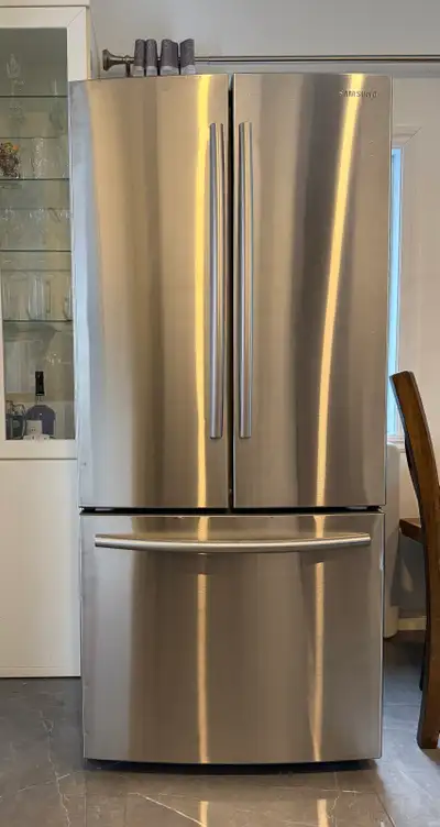 Samsung 30” fridge with ice - delivery possible , View more