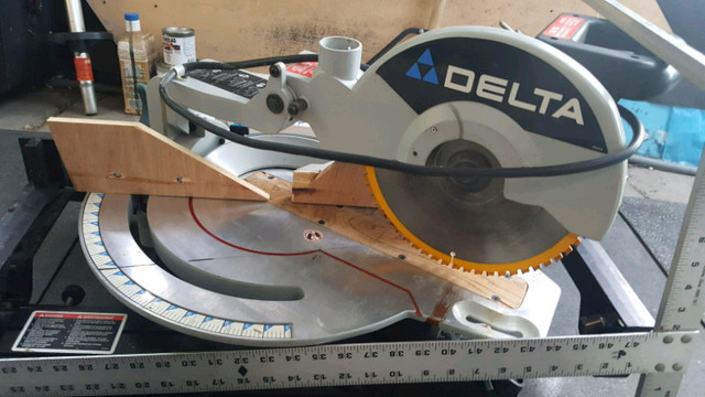 Delta miter saw on folding stand  /   mobile base for table saw in Tool Storage & Benches in Vernon