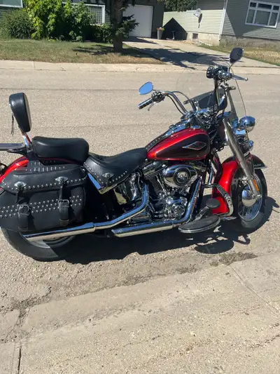 2013 Heritage Classic Beautiful Colour Tires are good, fresh service Vance&Hines exhaust